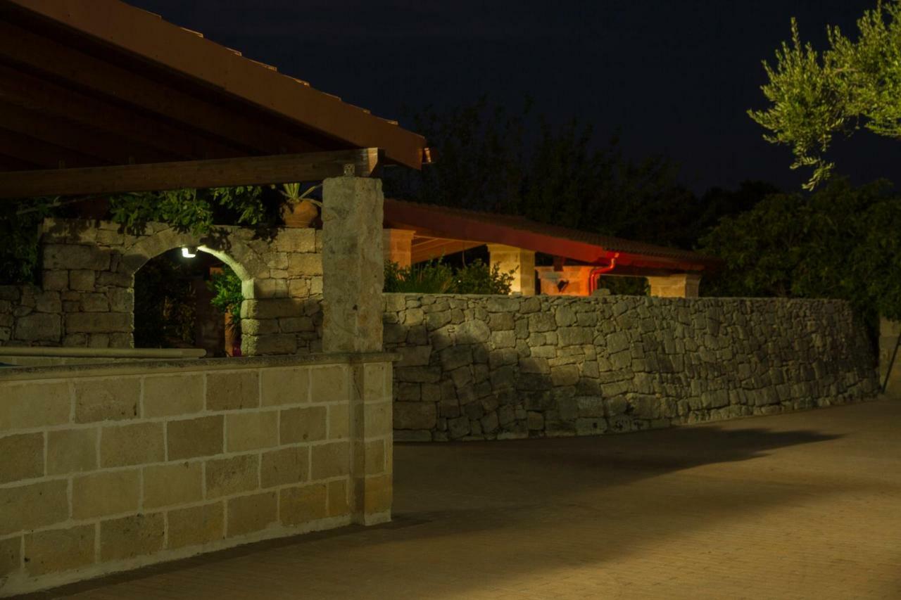 B&B La Seta Rossa กาลาโตเน ภายนอก รูปภาพ