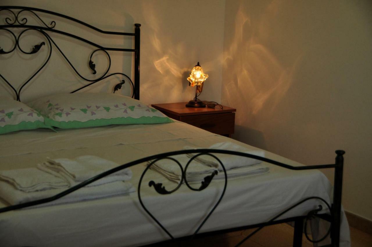 B&B La Seta Rossa กาลาโตเน ภายนอก รูปภาพ